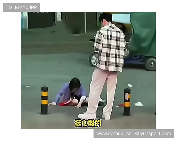 摔跤消极判罚：趴着不动的警告，摔倒趴着的图片